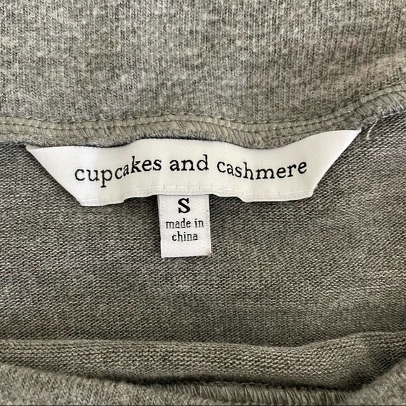 Cupcakes and Cashmere Heather Gray Off Shoulder Top Size Small - Picture 6 of 11